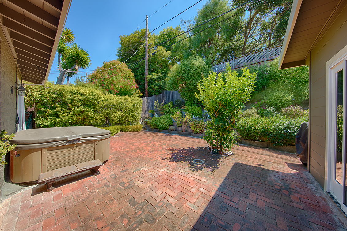 Back Patio picture - 305 Rolling Hills Ave, San Mateo 94403