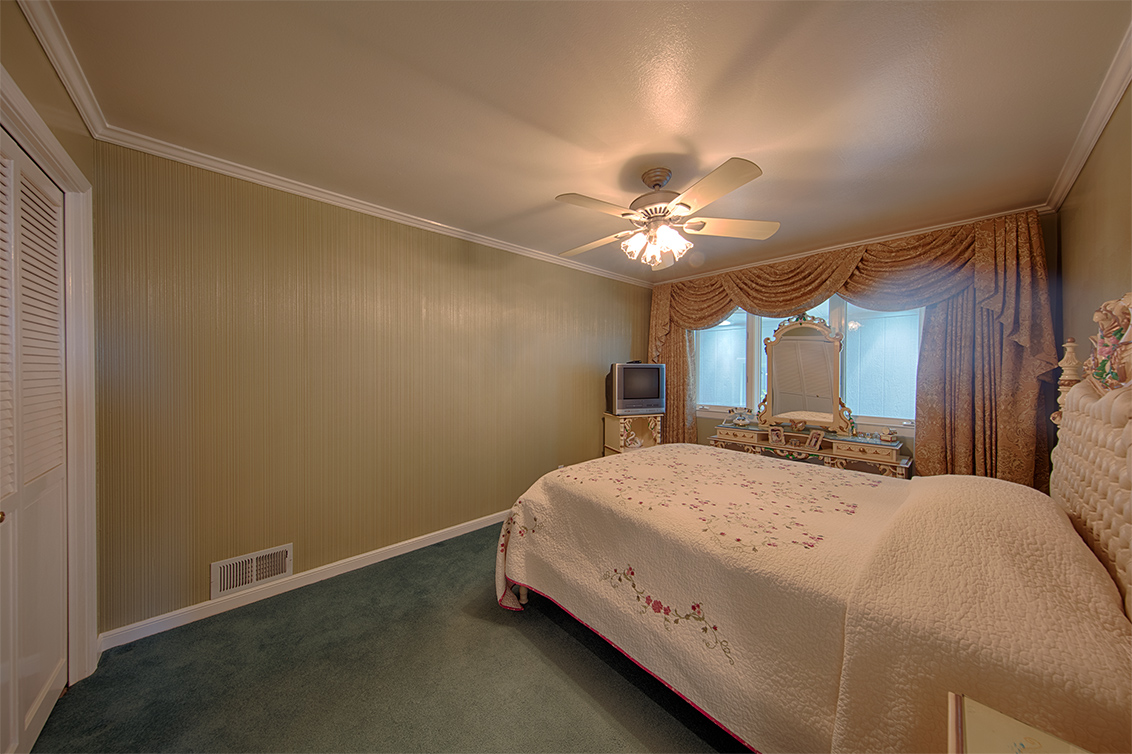 Bedroom 2 picture - 305 Rolling Hills Ave, San Mateo 94403