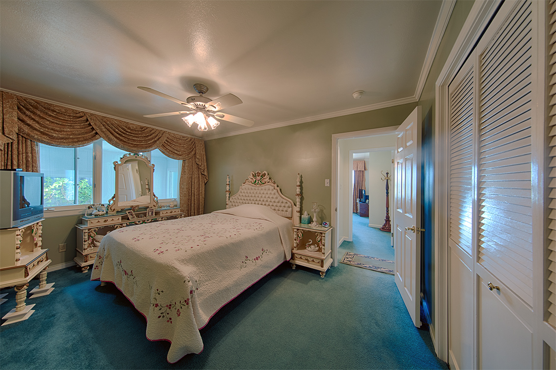 Bedroom 2 picture - 305 Rolling Hills Ave, San Mateo 94403