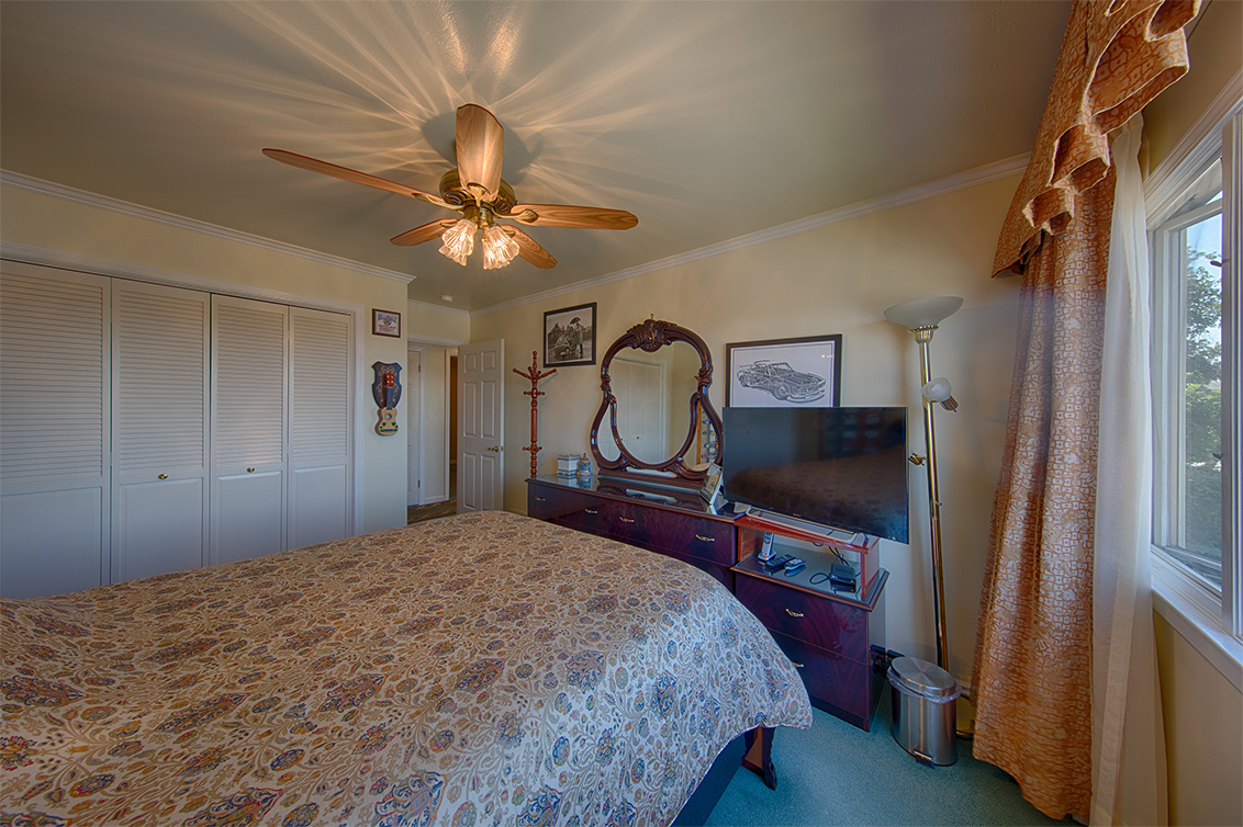 Bedroom 3 picture - 305 Rolling Hills Ave, San Mateo 94403