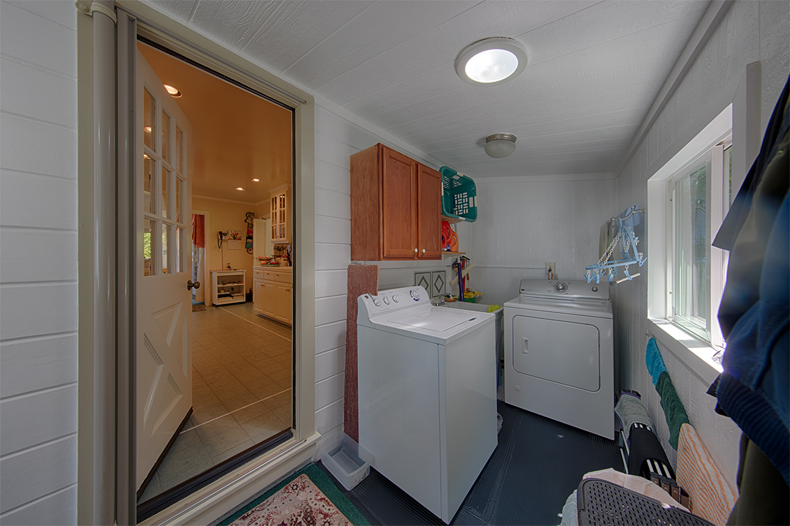 Laundry picture - 305 Rolling Hills Ave, San Mateo 94403
