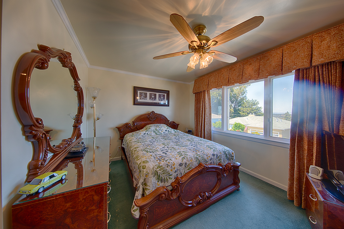 Master Bedroom picture - 305 Rolling Hills Ave, San Mateo 94403