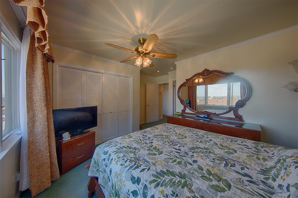 Master Bedroom picture - 305 Rolling Hills Ave, San Mateo 94403
