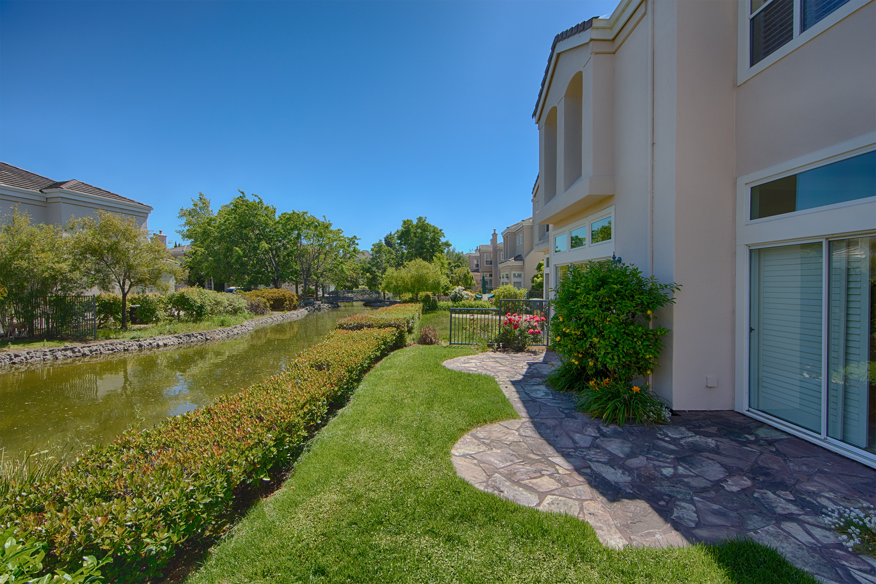 812 Corriente Point Dr, Redwood Shores 94065 - Backyard (B)