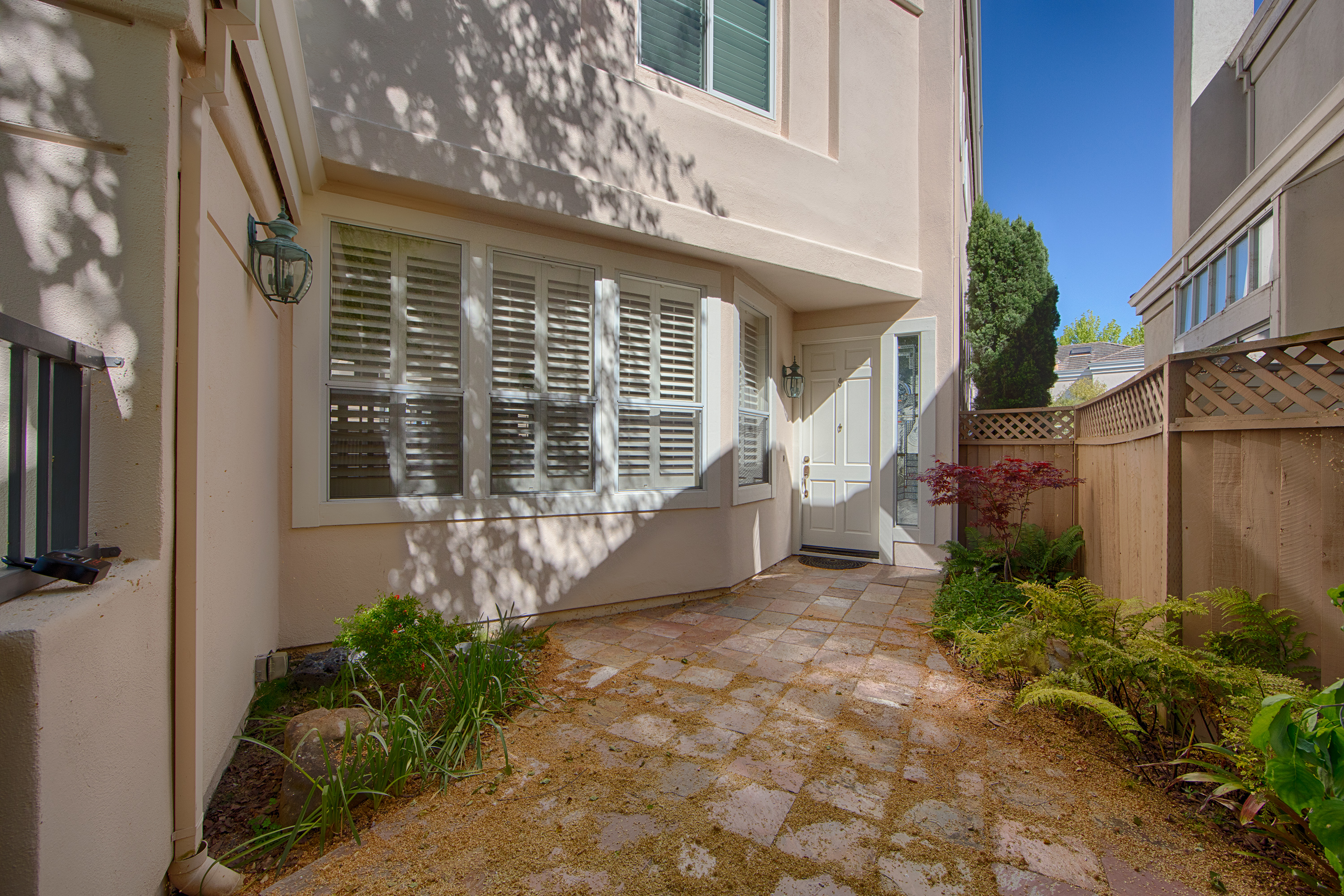 812 Corriente Point Dr, Redwood Shores 94065 - Entrance (A)