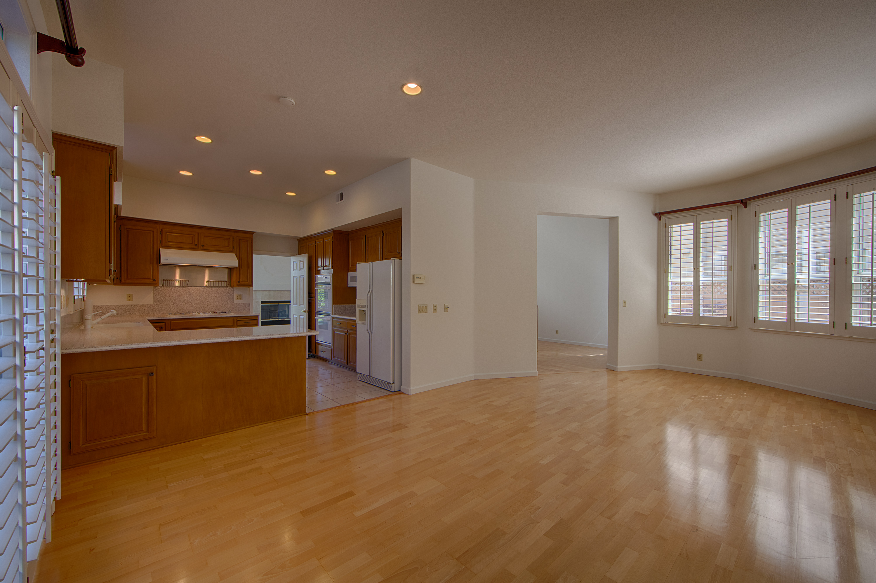 812 Corriente Point Dr, Redwood Shores 94065 - Family Room (C)