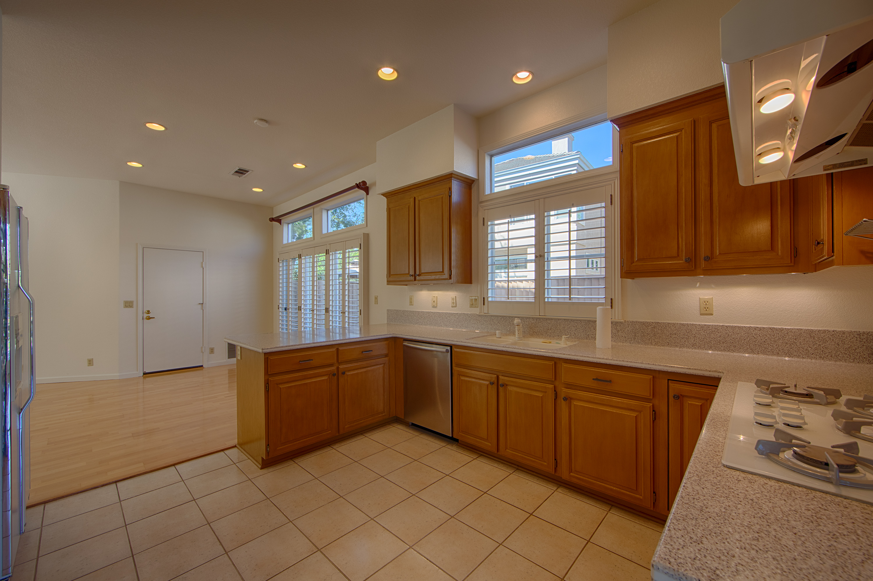 812 Corriente Point Dr, Redwood Shores 94065 - Kitchen (A)