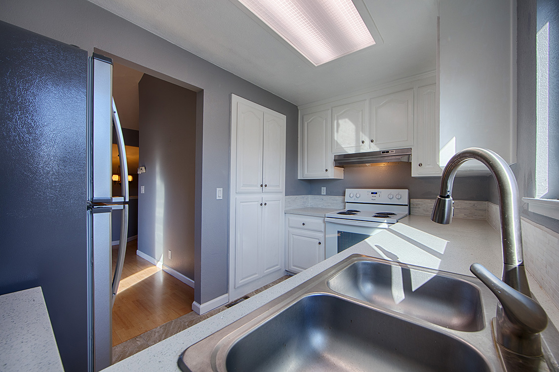 Kitchen (D) picture - 2128 Canoas Garden Ave B, San Jose 95125