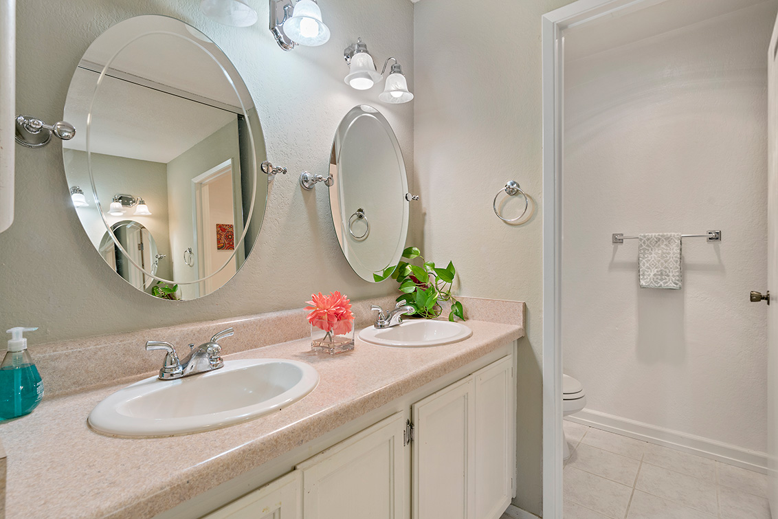 Bathroom 1 (A) picture - 39821 Cedar Blvd 115, Newark 94560