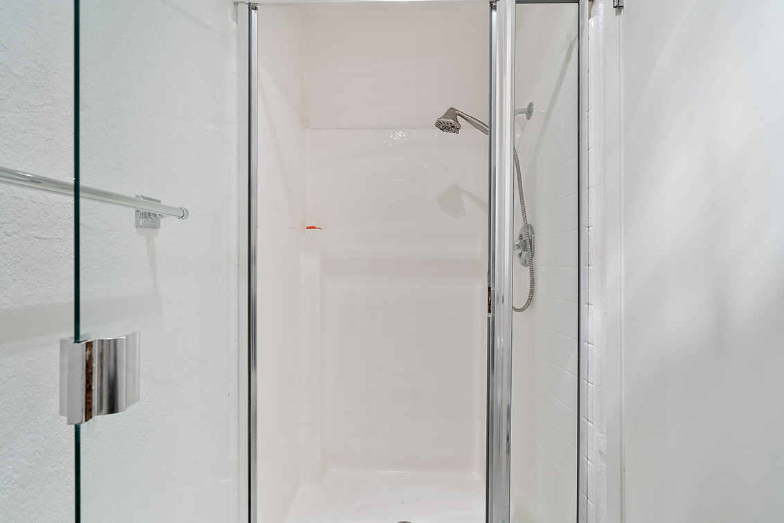 Bathroom 1 Shower (A) picture - 39821 Cedar Blvd 115, Newark 94560