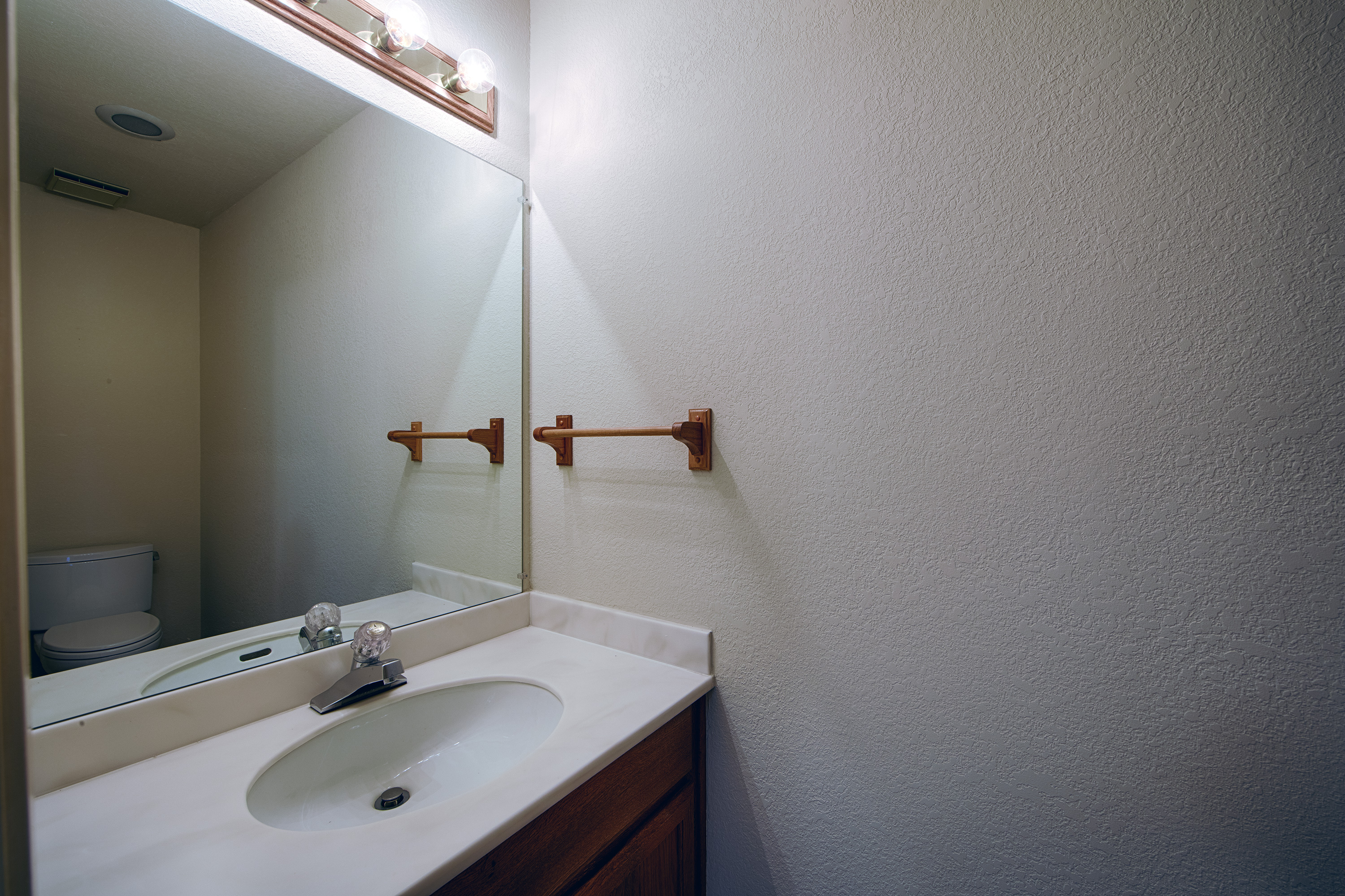 731 Chestnut St #100, San Carlos 94070 - Half Bath (A)
