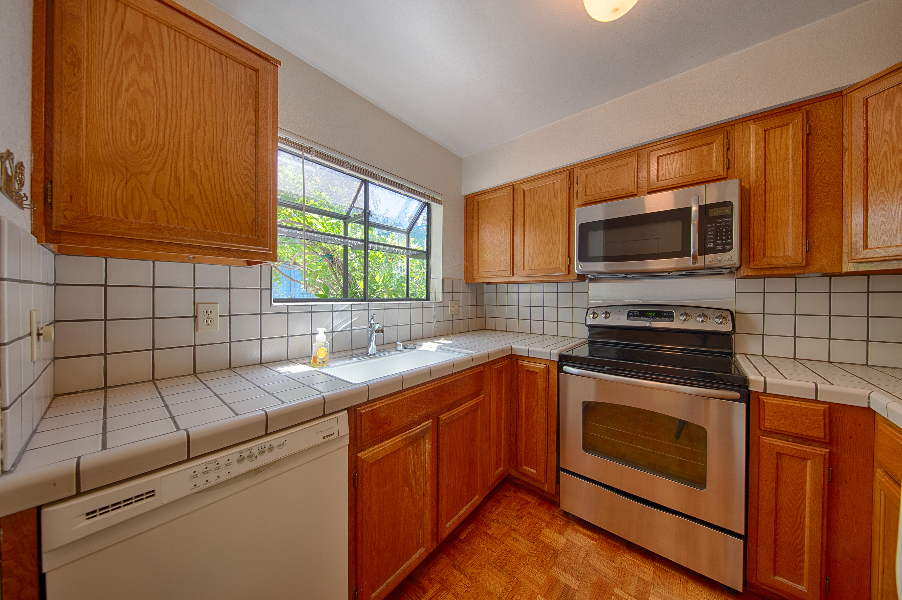 731 Chestnut St #100, San Carlos 94070 - Kitchen (A)