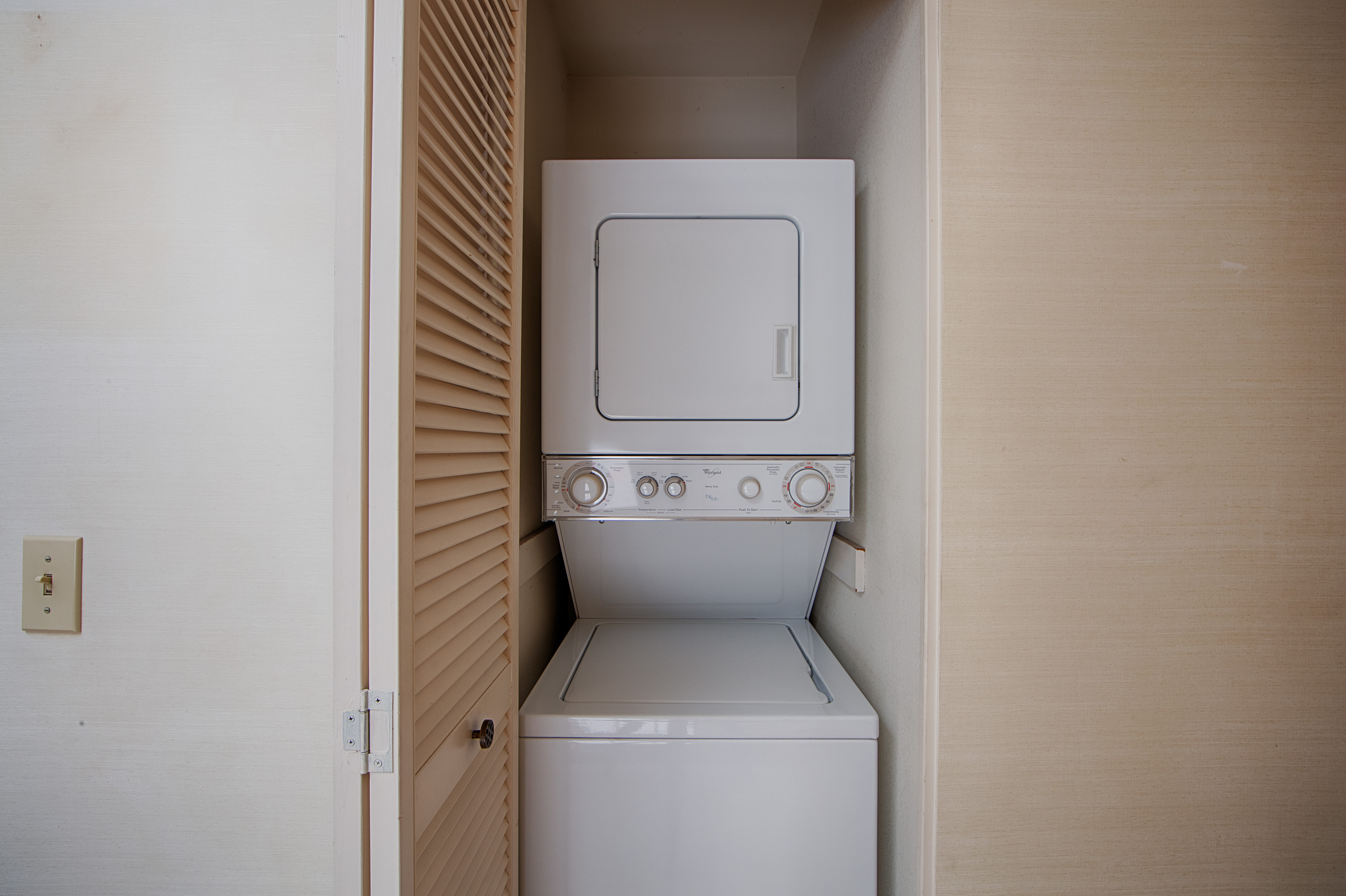 731 Chestnut St #100, San Carlos 94070 - Laundry (A)