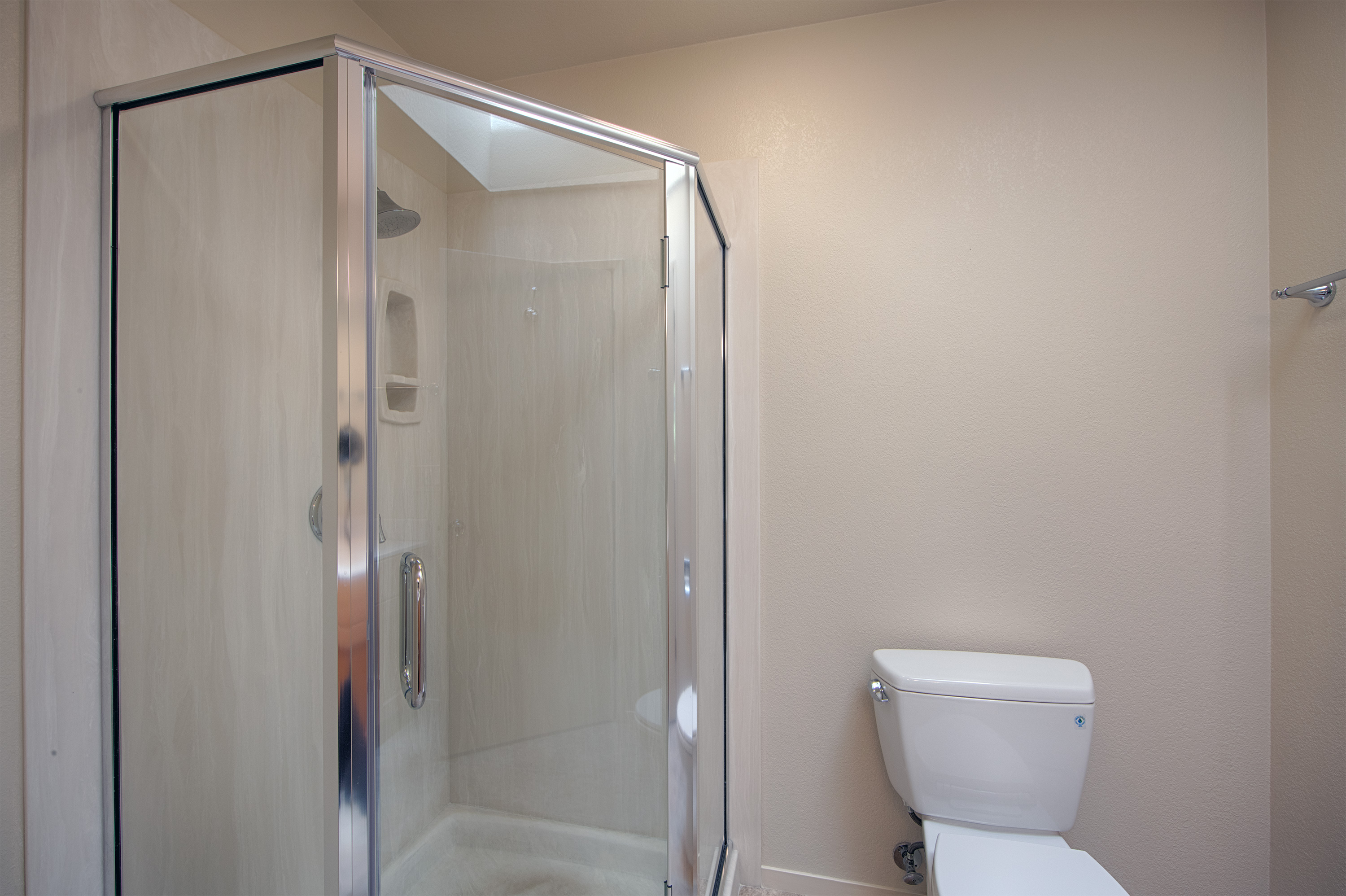 731 Chestnut St #100, San Carlos 94070 - Master Bath (B)