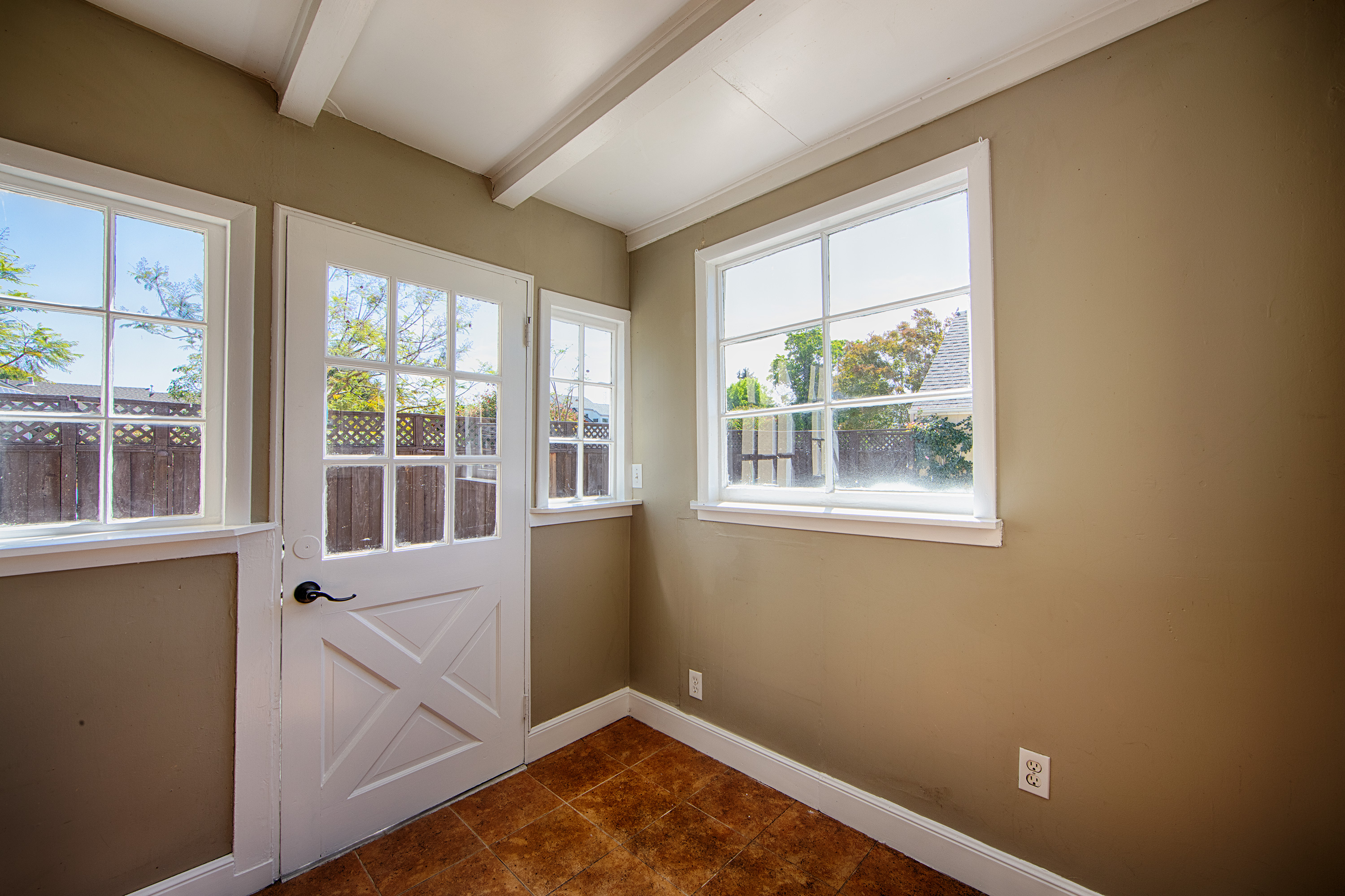 90 Dexter Ave, Redwood City 94063 - Back Entry (A)