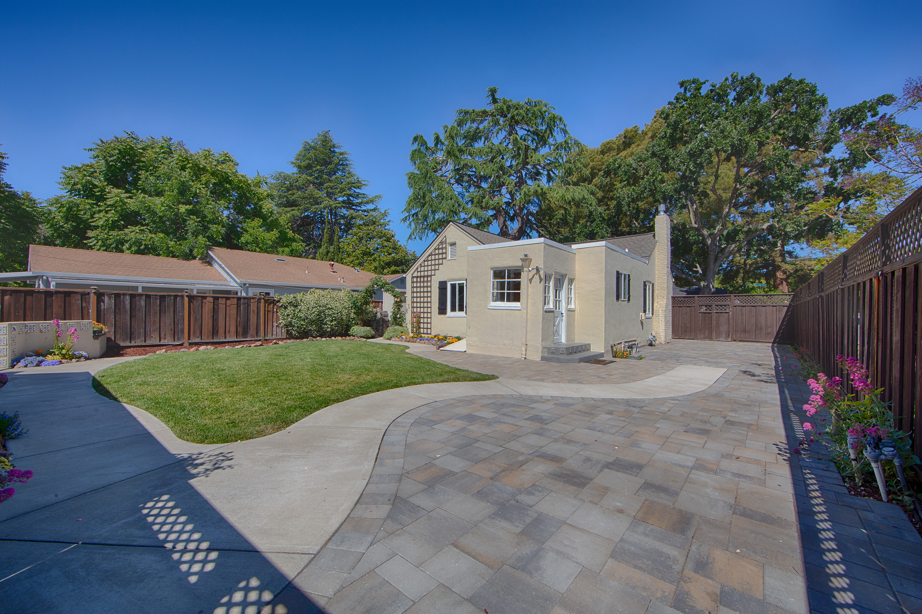 90 Dexter Ave, Redwood City 94063 - Backyard (A)