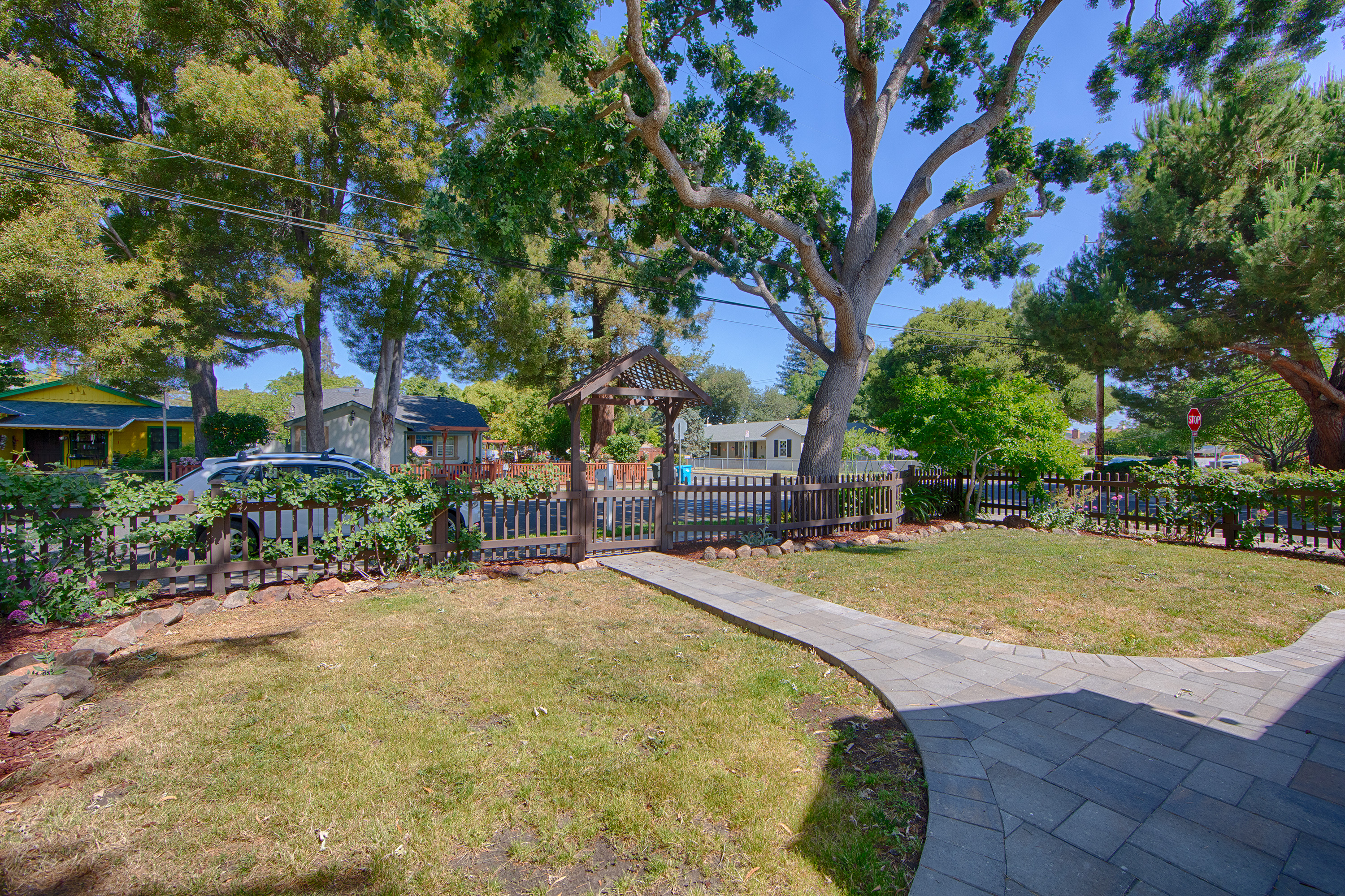 90 Dexter Ave, Redwood City 94063 - Front Yard (A)