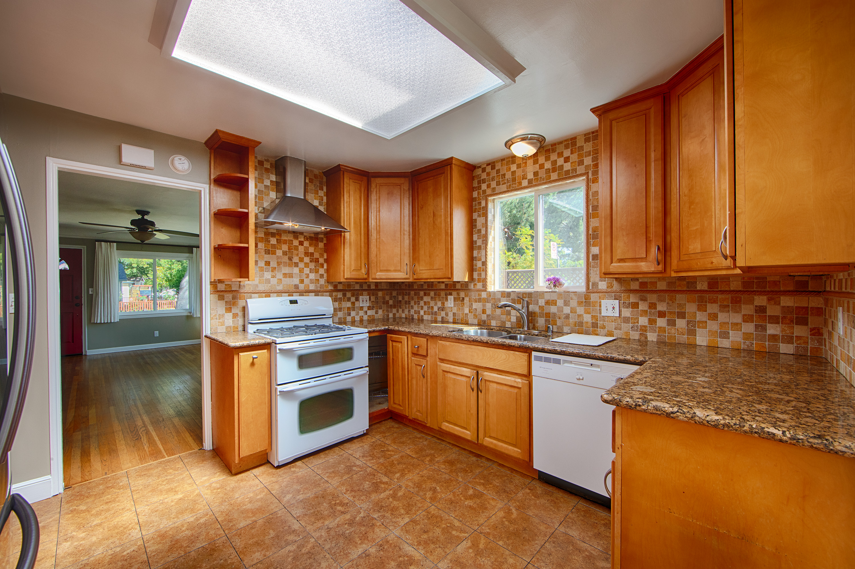 90 Dexter Ave, Redwood City 94063 - Kitchen (B)