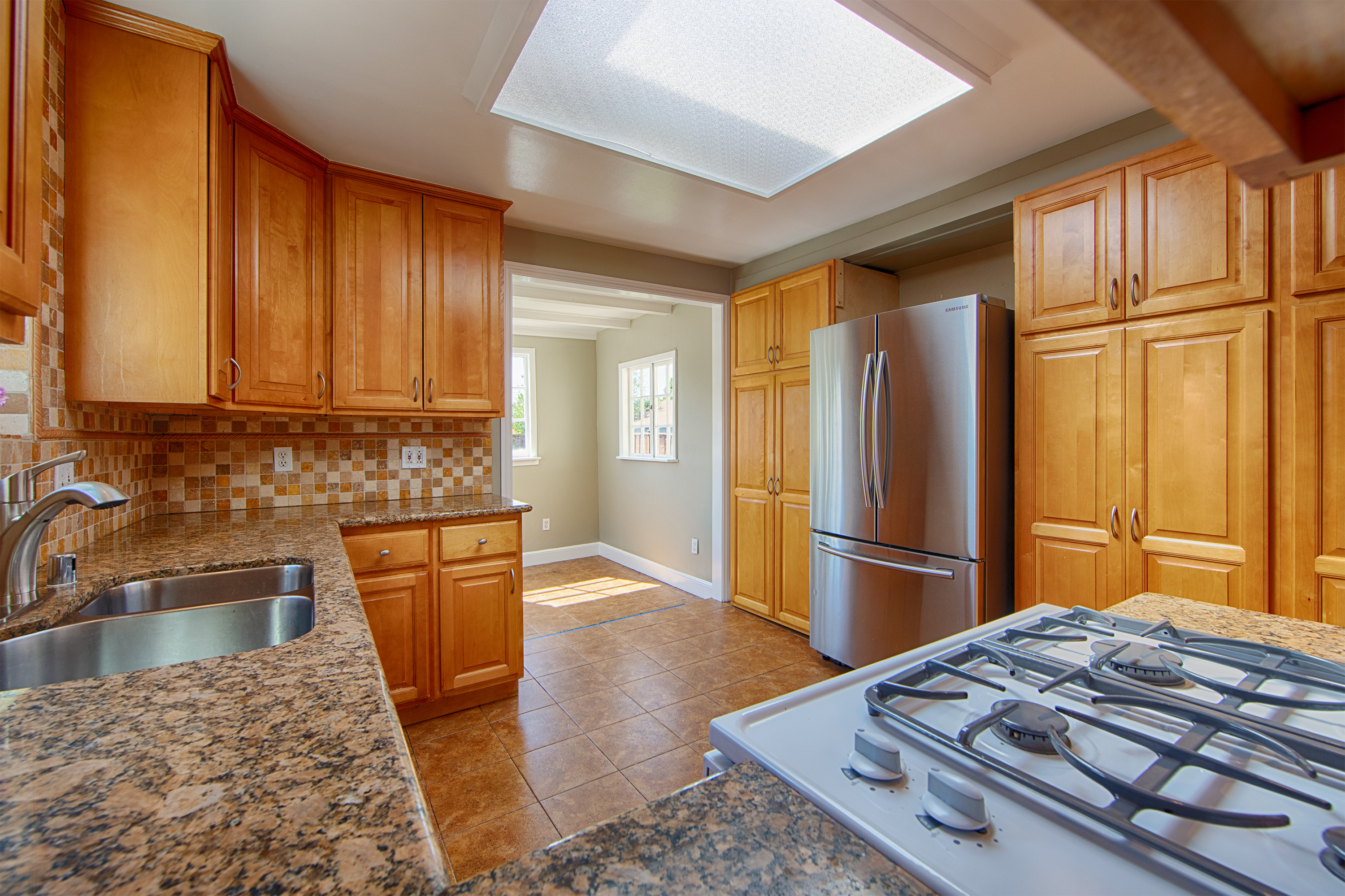 90 Dexter Ave, Redwood City 94063 - Kitchen (D)