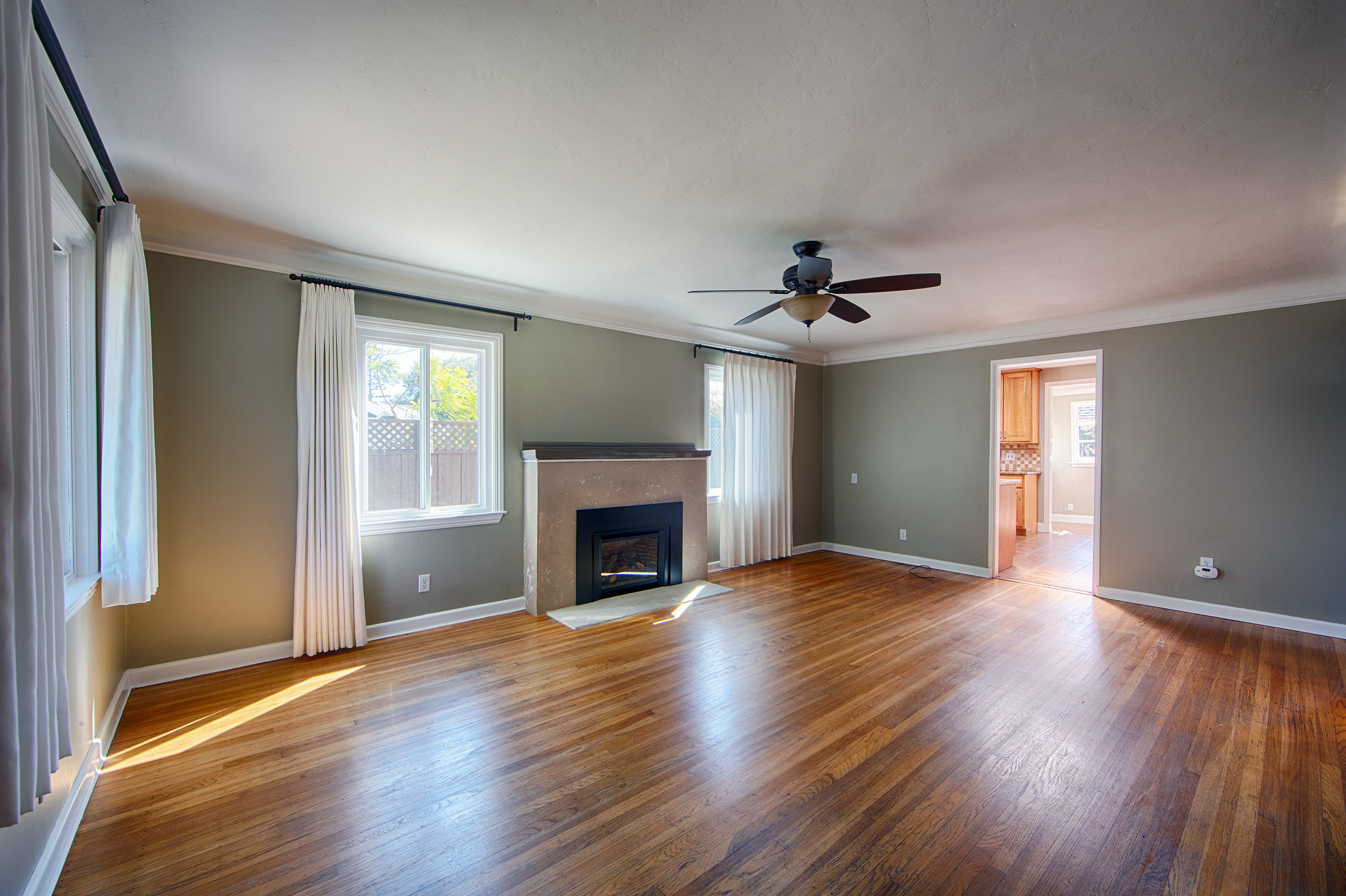 90 Dexter Ave, Redwood City 94063 - Living Room (A)