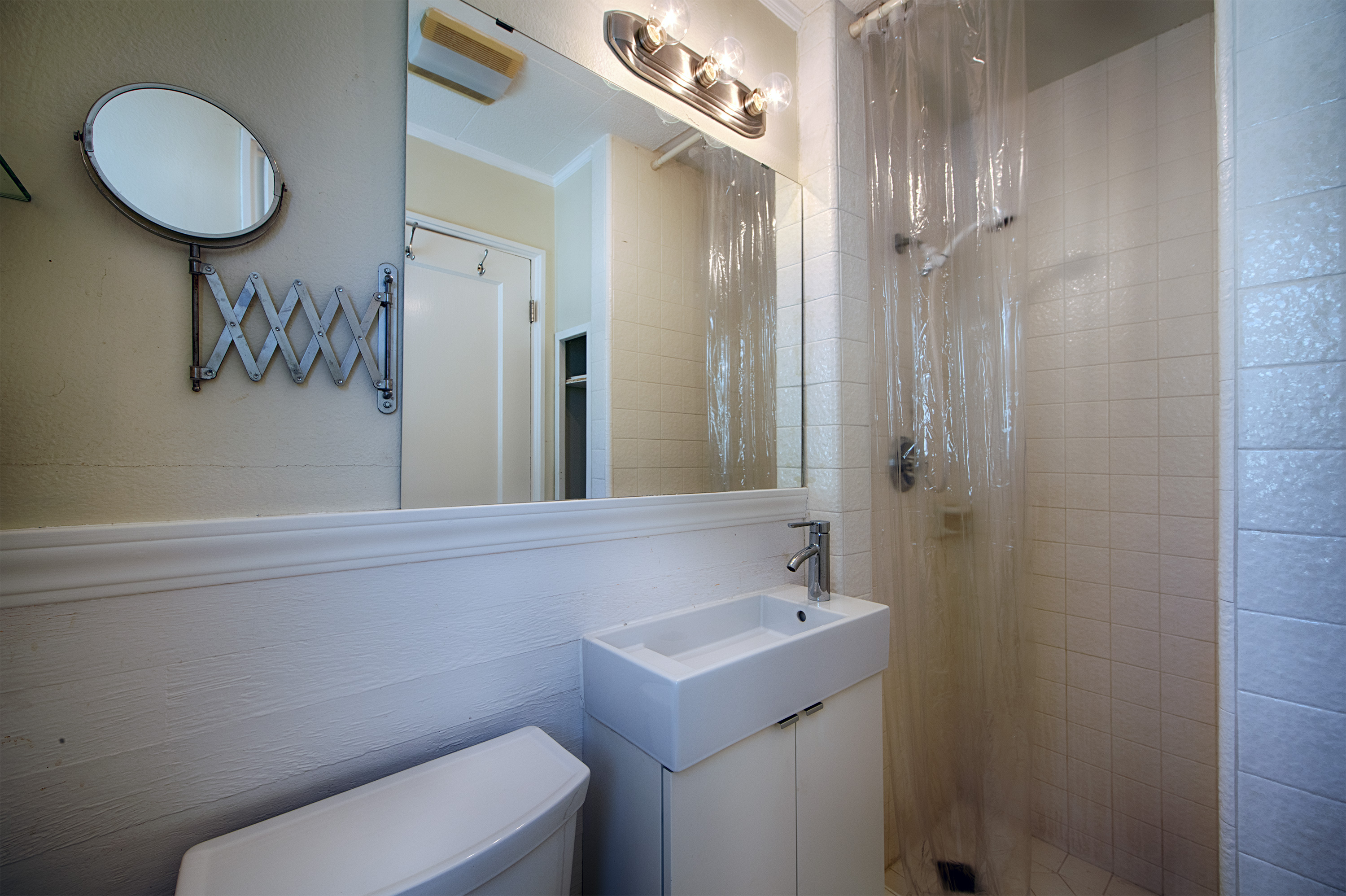 90 Dexter Ave, Redwood City 94063 - Master Bath (A)