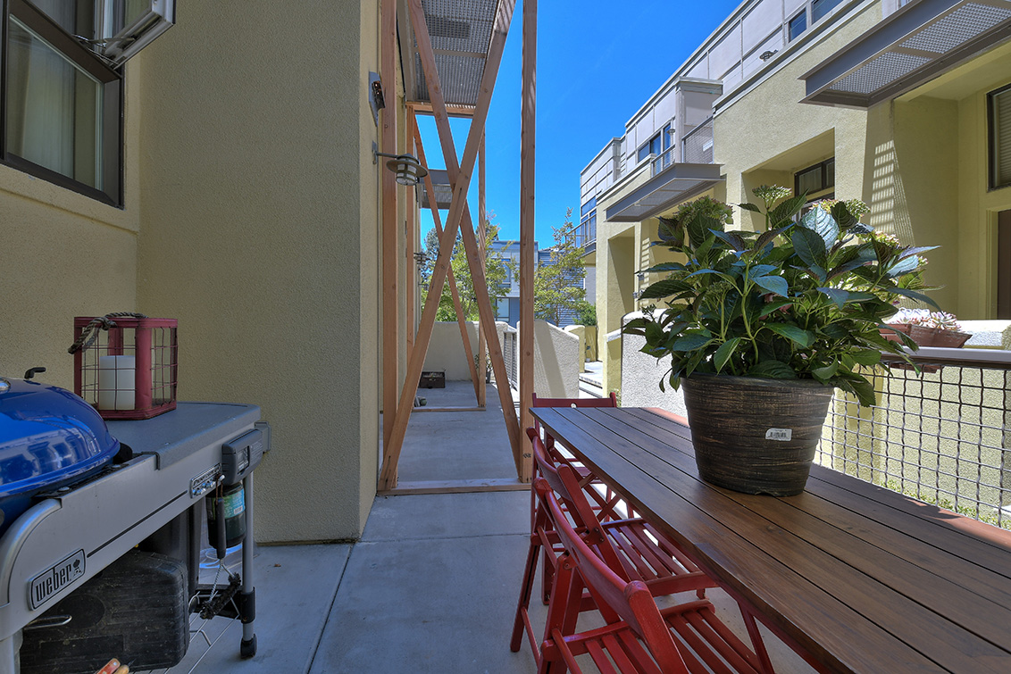 Front Patio (B) picture - 3733 Egret Ln, Palo Alto 94303