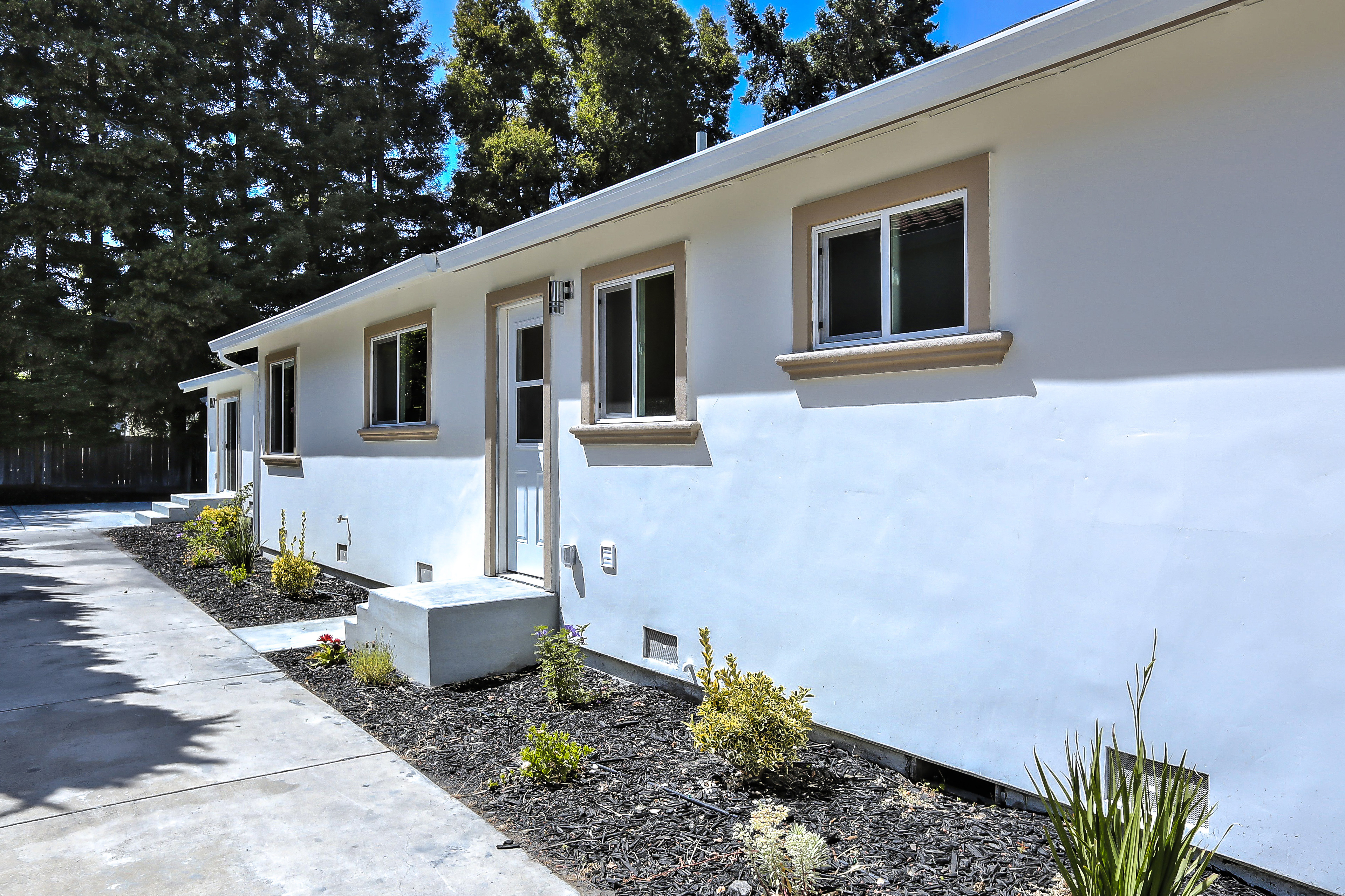 355 Morse Ave, Sunnyvale 94085 - Sideyard (A)