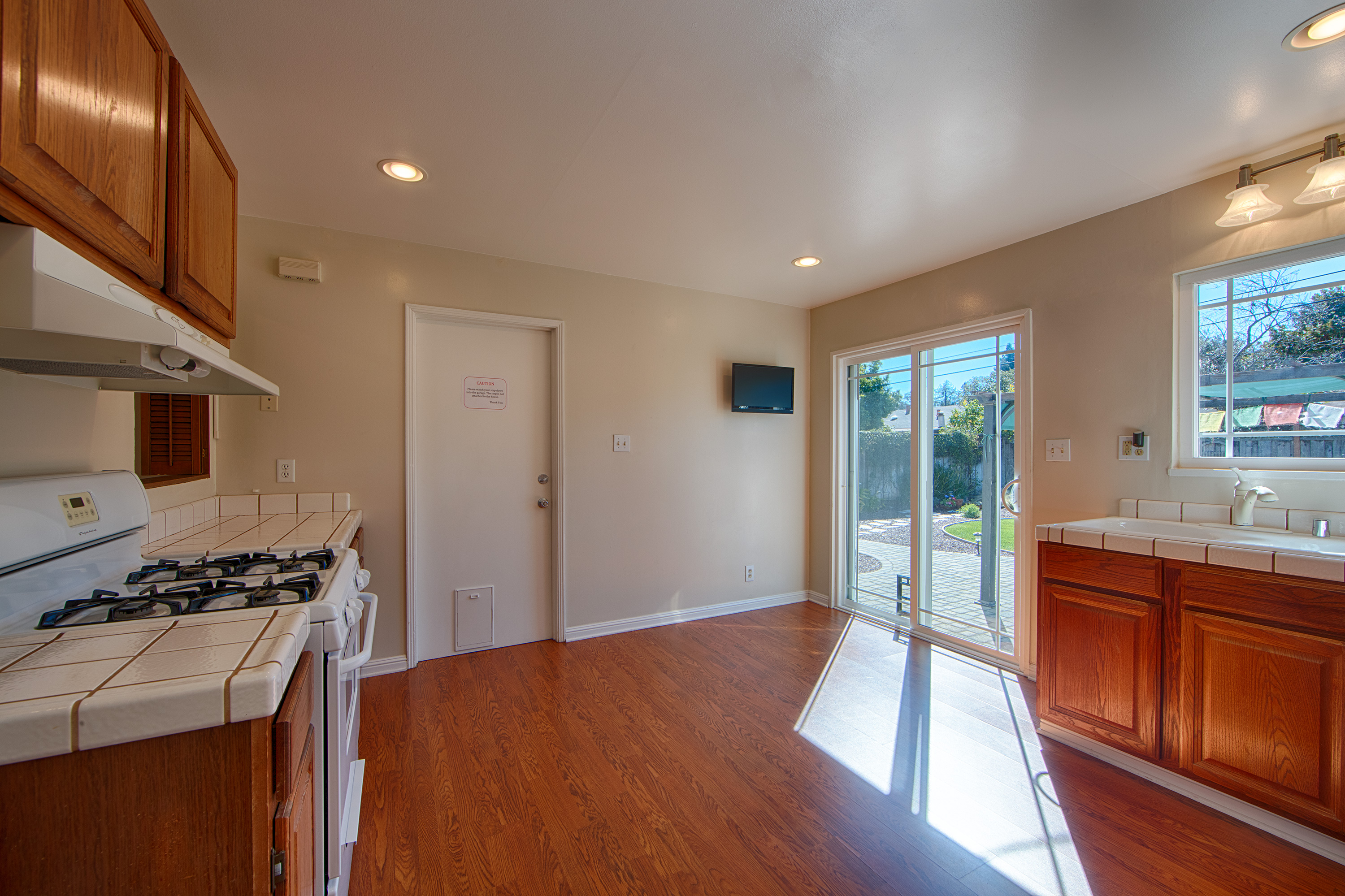 1062 Plymouth Dr, Sunnyvale 94087 - Kitchen (A)