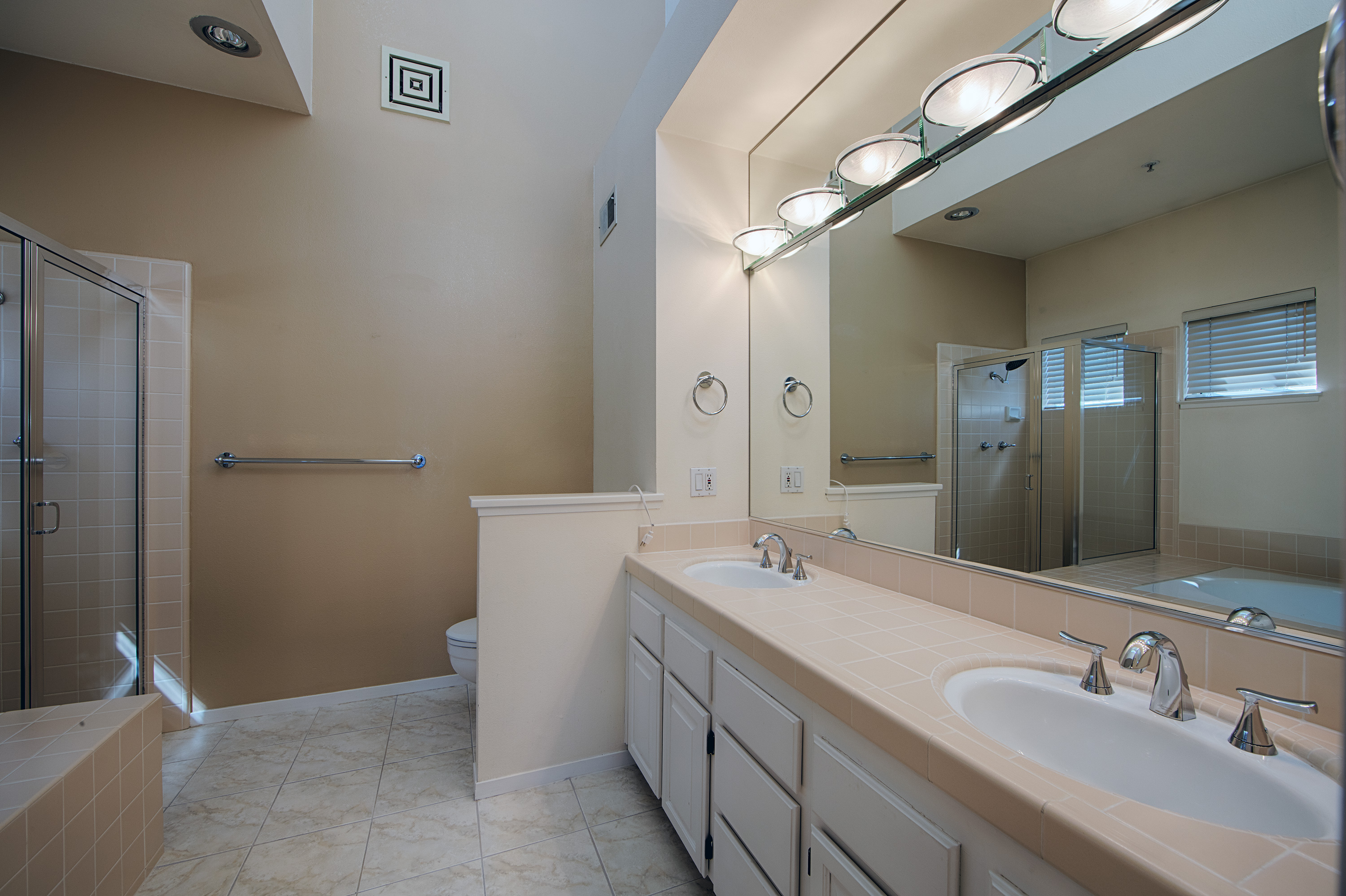 444 San Antonio Rd #9d, Palo Alto 94306 - Master Bath (A)