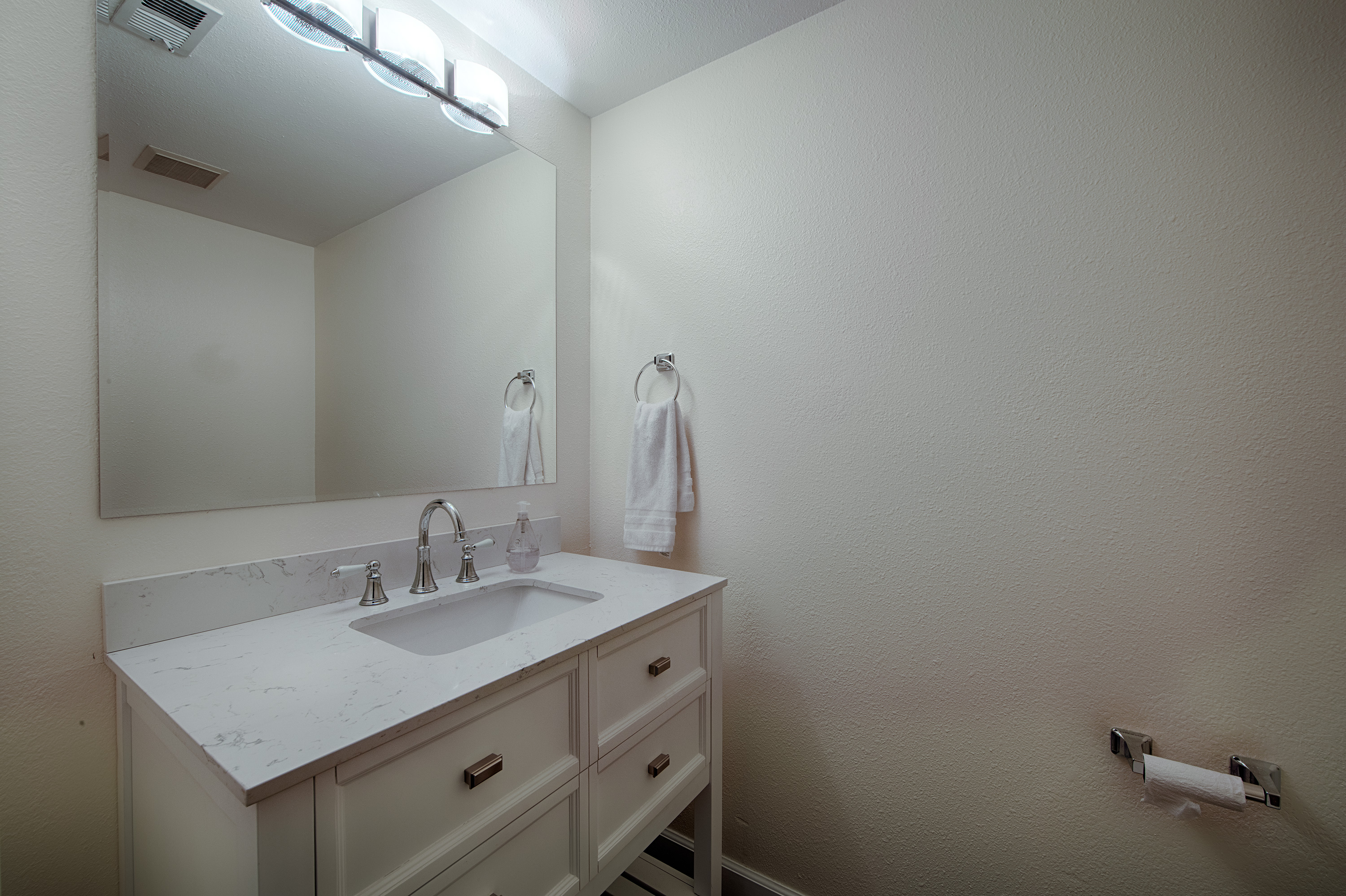 4014 Villa Vera, Palo Alto 94306 - Half Bath (A)