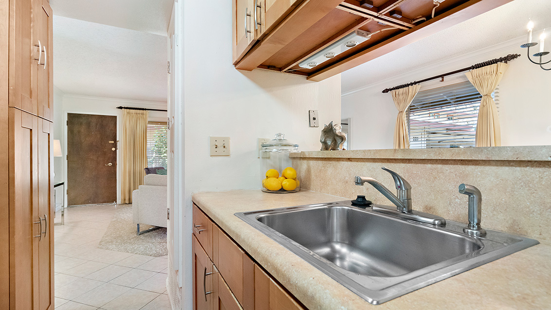 Kitchen (D) picture - 225 W Red Oak Dr M, Sunnyvale 94086