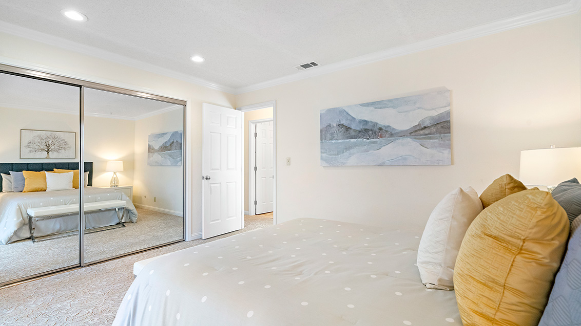 Master Bedroom (B) picture - 225 W Red Oak Dr M, Sunnyvale 94086