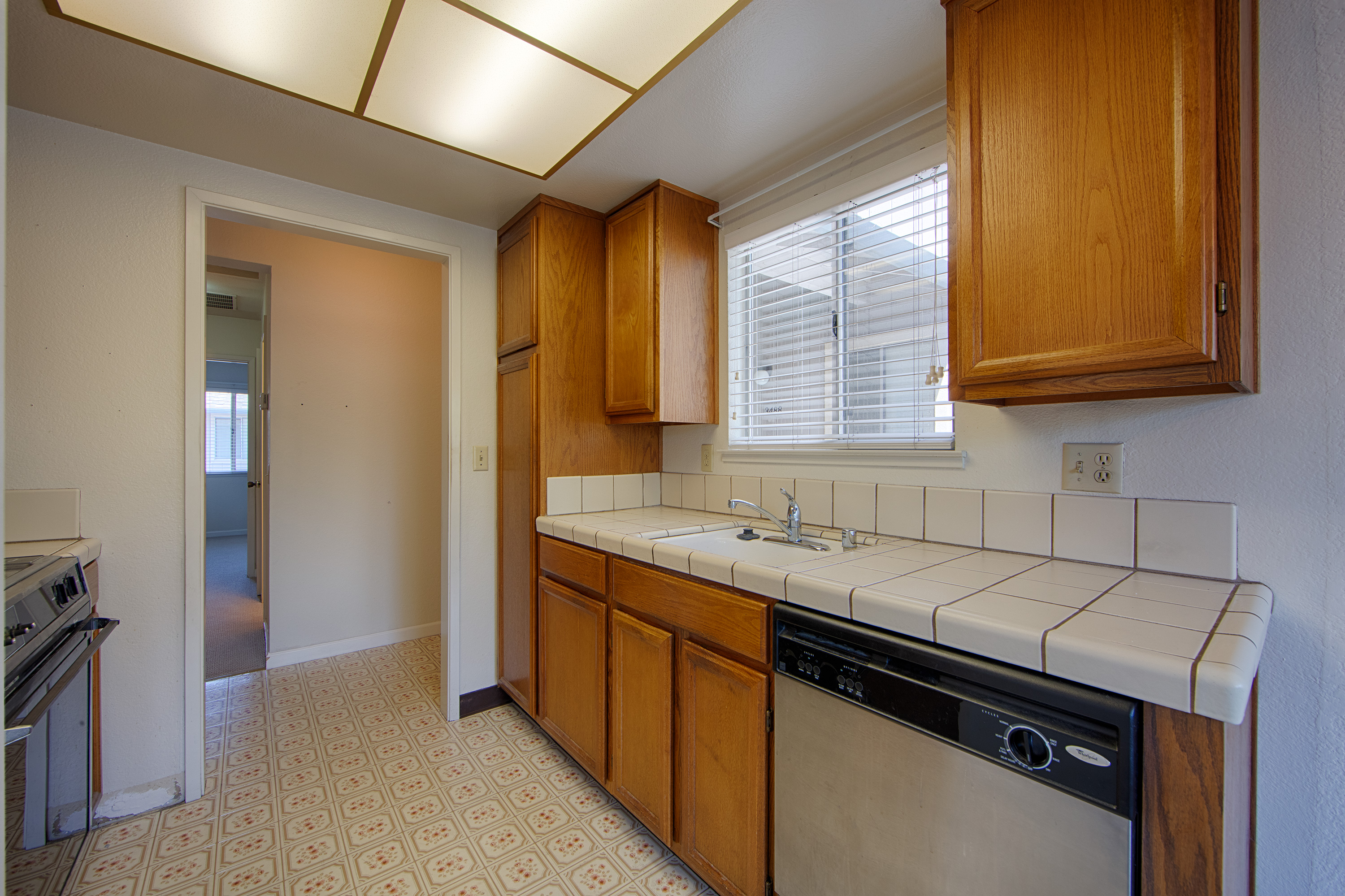 3492 Wine Barrel Way, San Jose 95124 - Kitchen (B)