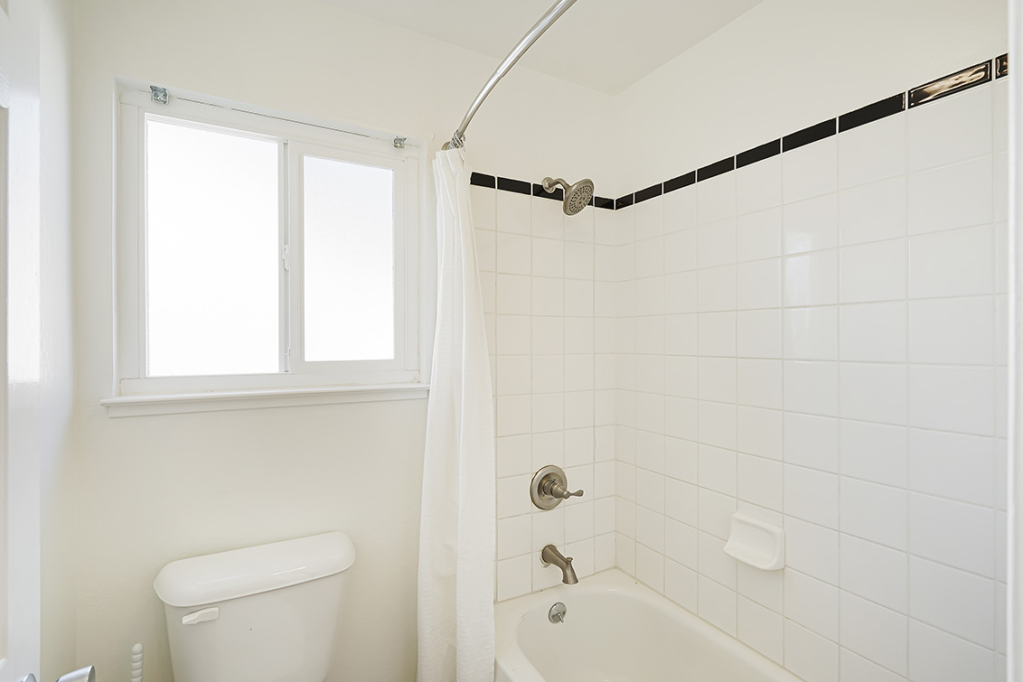 Bathroom 2 (C) picture - 4397 Stone Canyon Dr, San Jose 95136