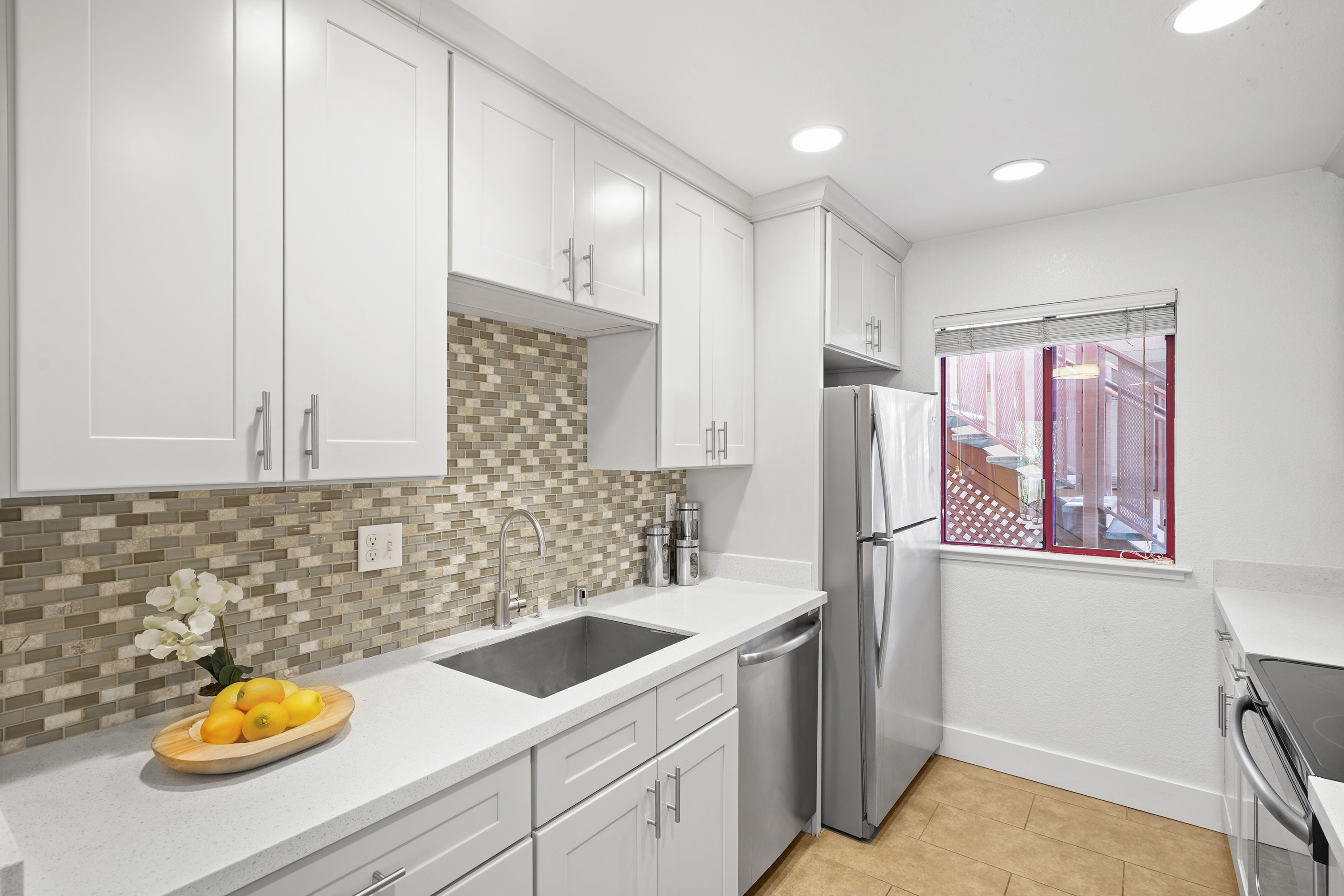 4149 El Camino Way #D, Palo Alto 94306 - Kitchen (B)