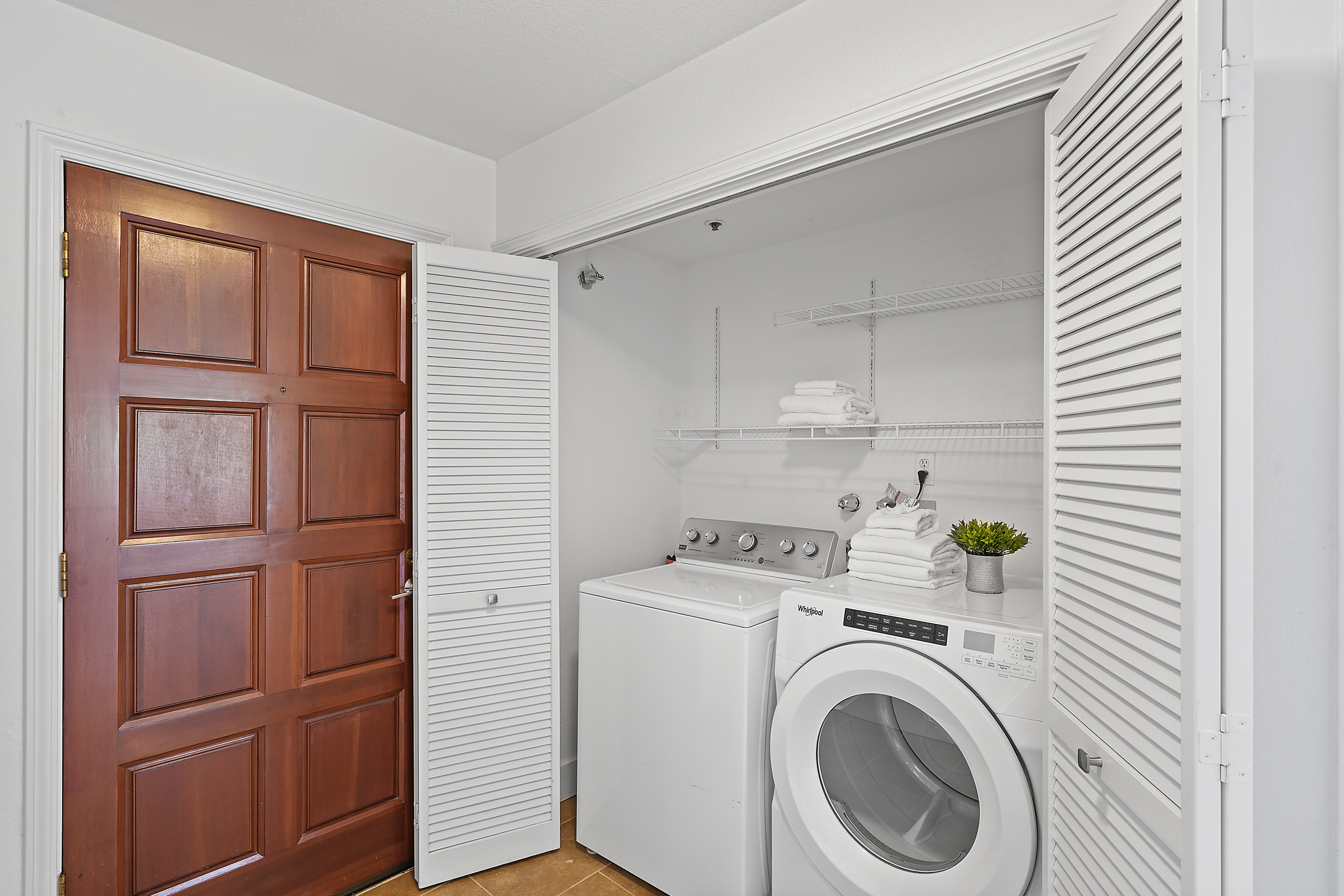 4149 El Camino Way #D, Palo Alto 94306 - Laundry (A)