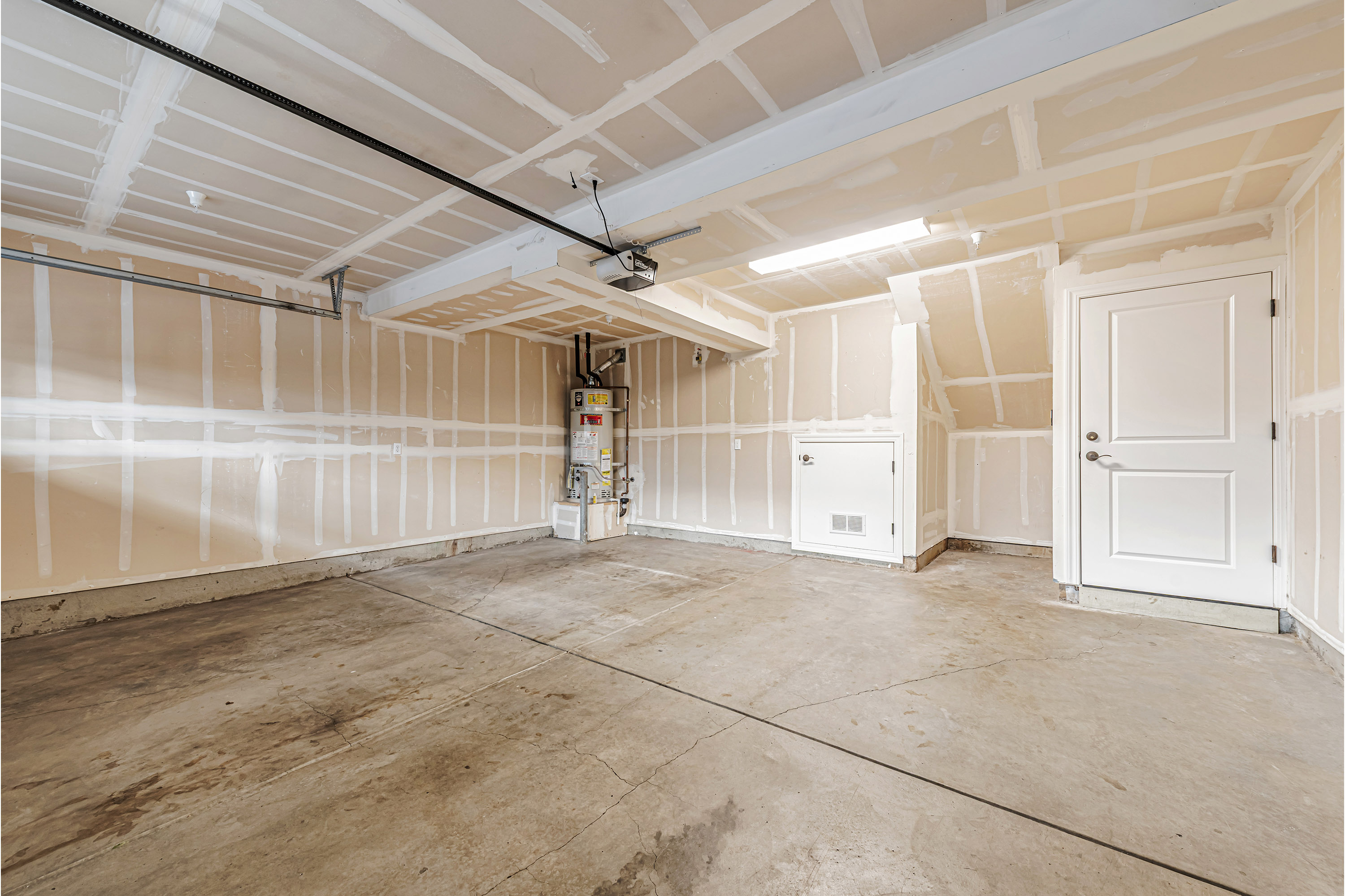 Garage (G)