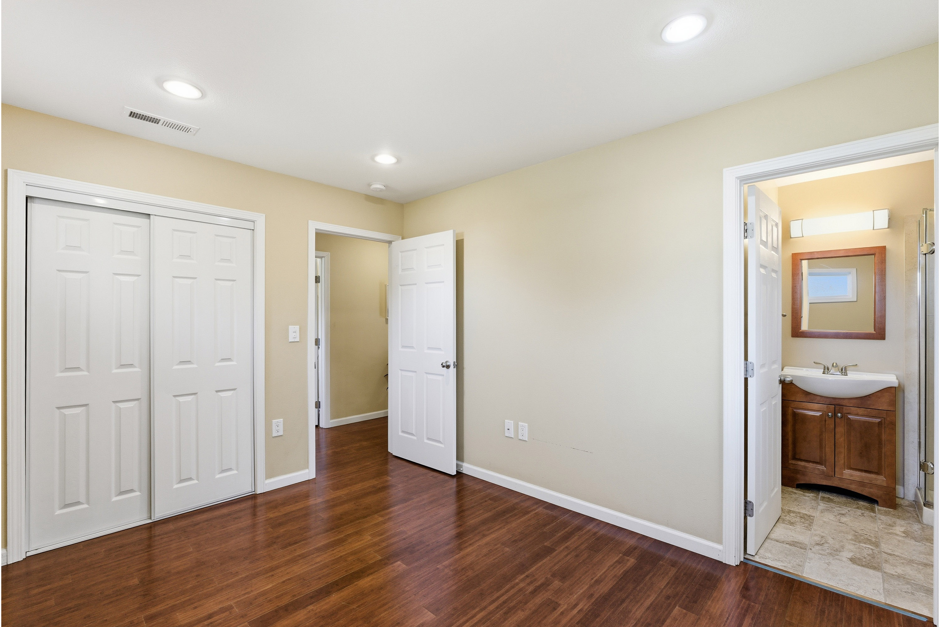 Upstairs Bedroom 3 (A)