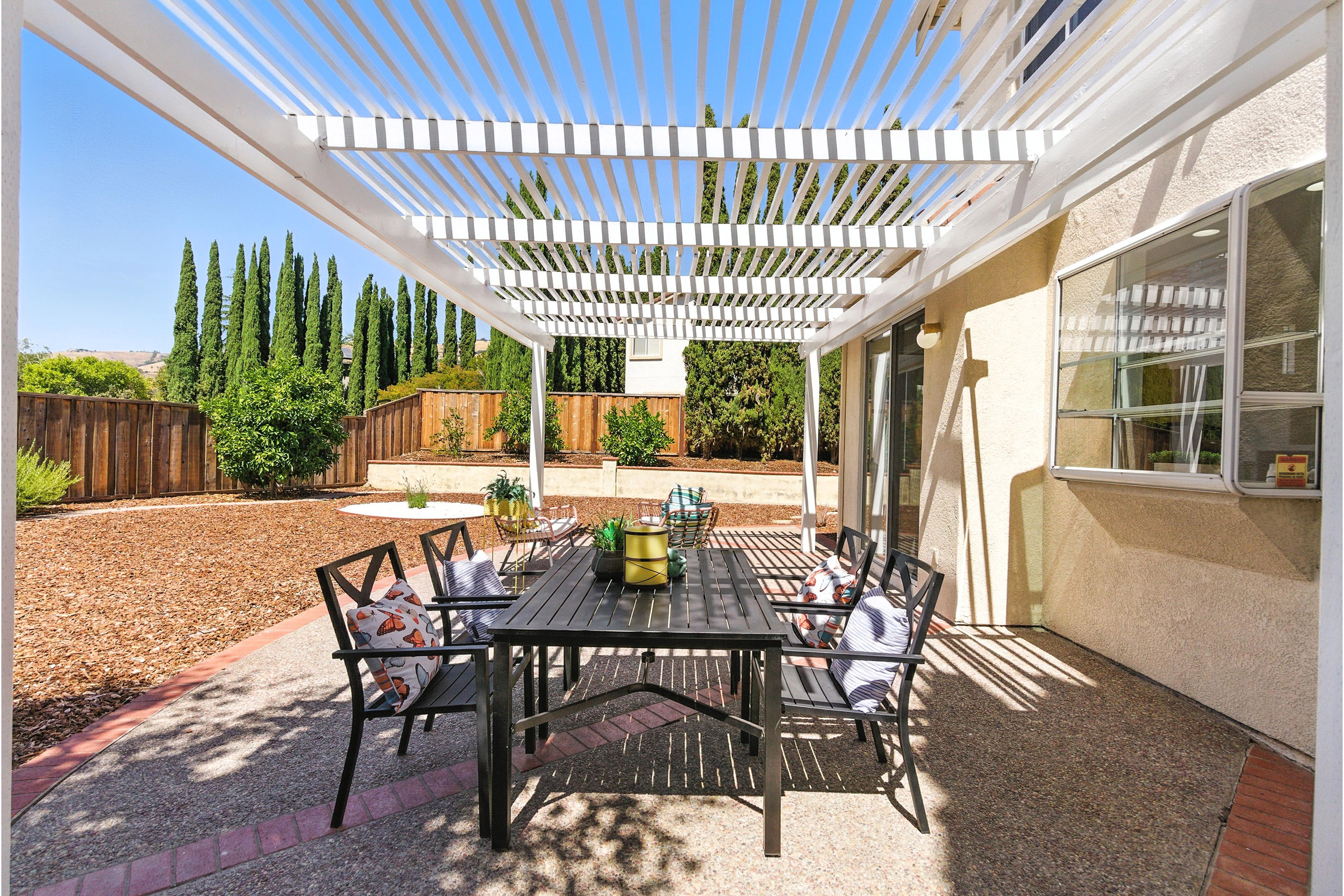 Patio (C)