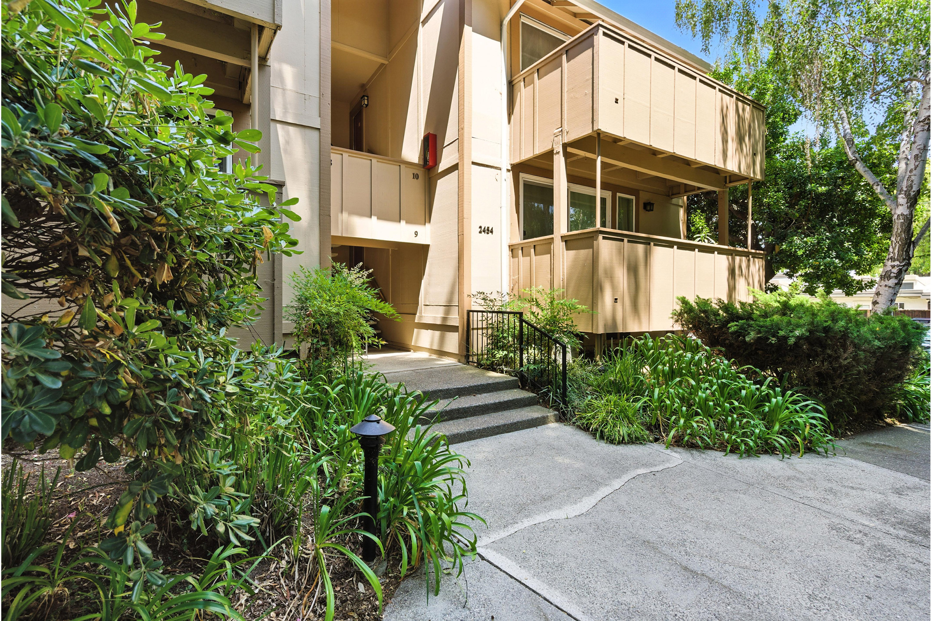 2454 W Bayshore Rd #7, Palo Alto 94303