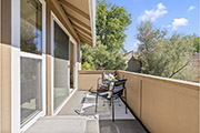 Balcony (B), 2462 W Bayshore Rd #6, Palo Alto 94303