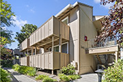 W Bayshore Rd 2462, 2462 W Bayshore Rd #6, Palo Alto 94303