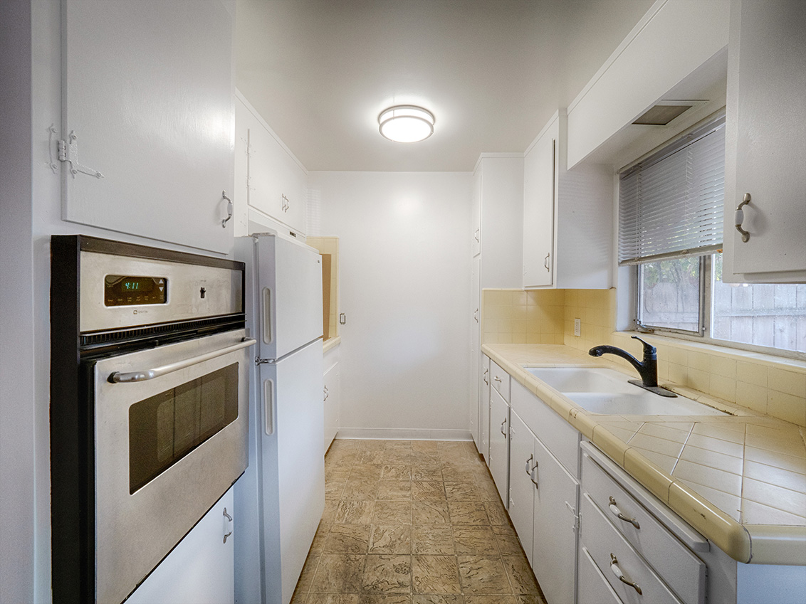 Kitchen - 2264 Yale St, Palo Alto 94306