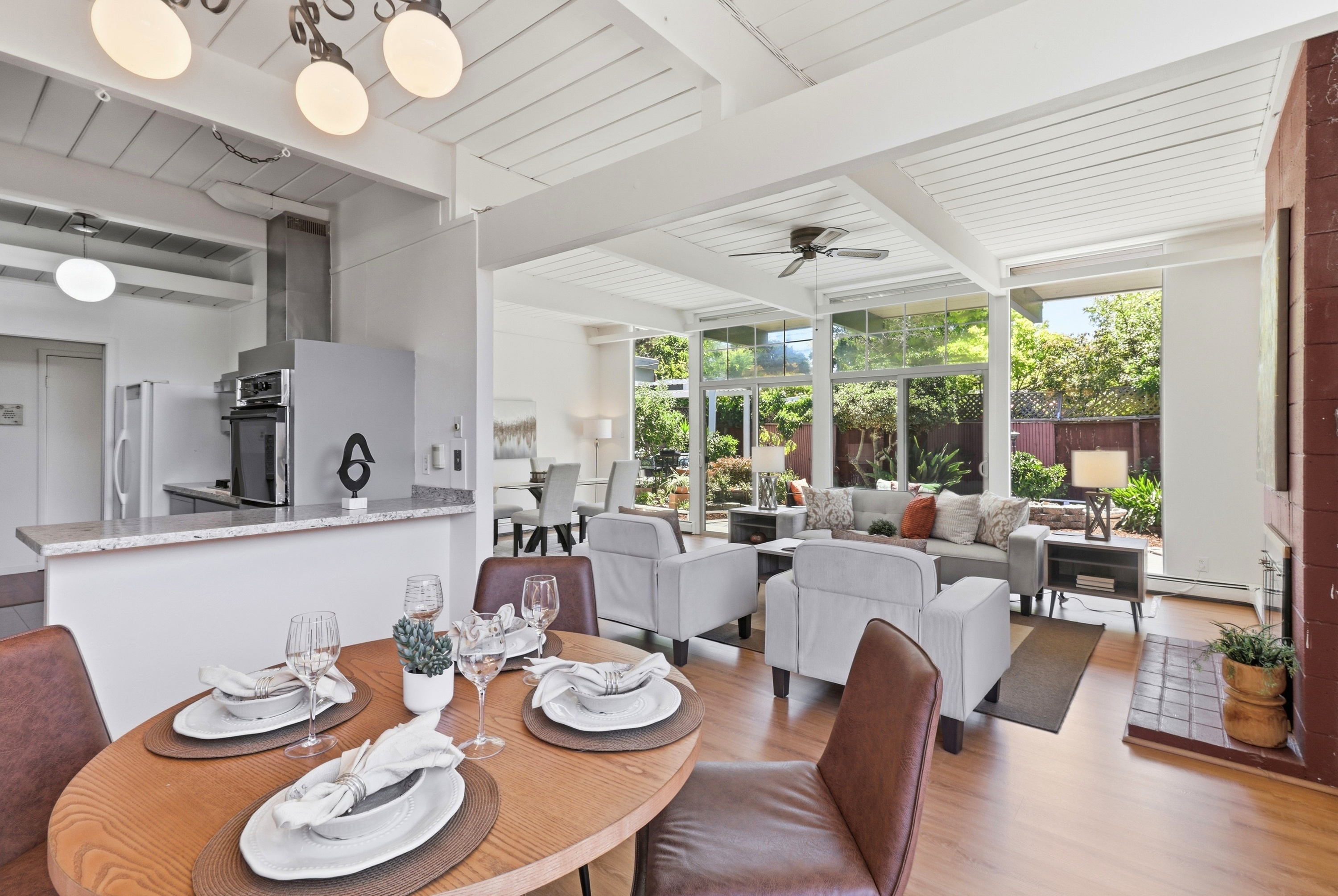 Breakfast Area (D)